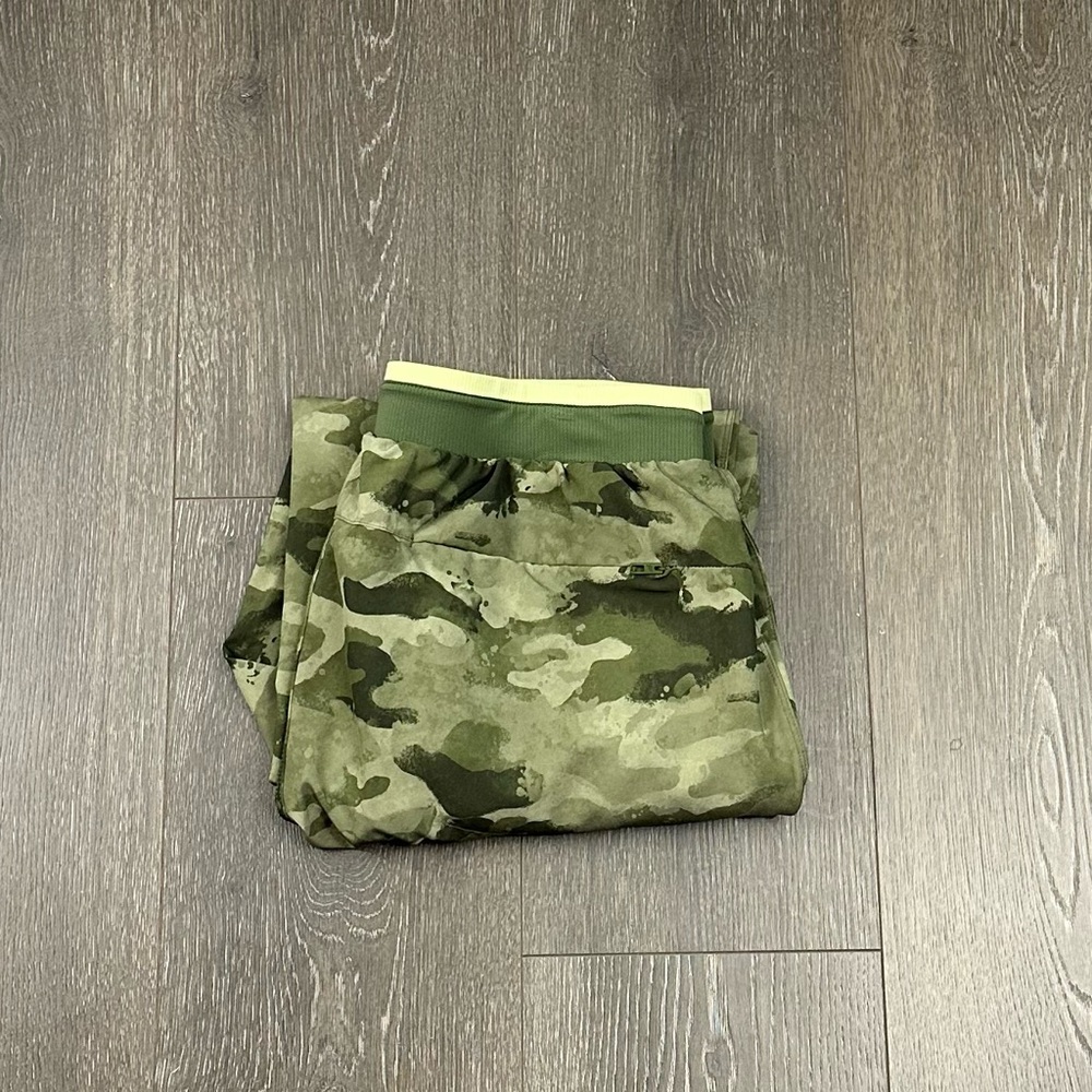 Fabletics The Fundamental Pant 2.0 Camo Sz M
